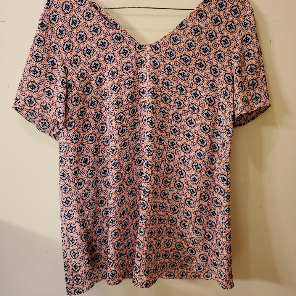 Flowy Patterned Blouse - image 3